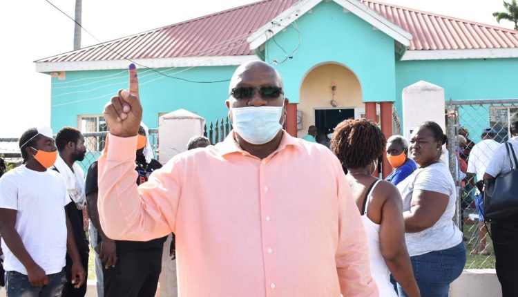 Dr. the Hon. Timothy Harris votes
