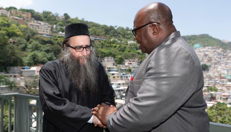 Rabbi Pinto meets with Haiti (13)