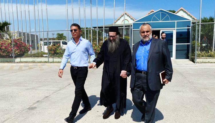 Rabbi Pinto meets with Haiti (2)