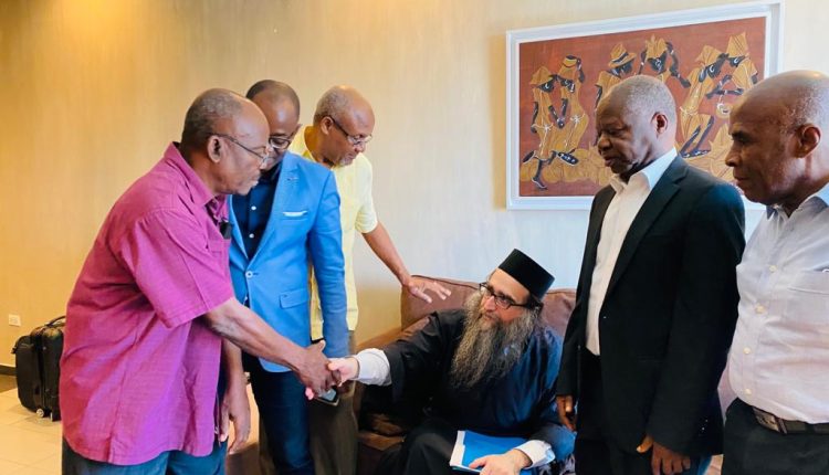 Rabbi Pinto meets with Haiti (7)