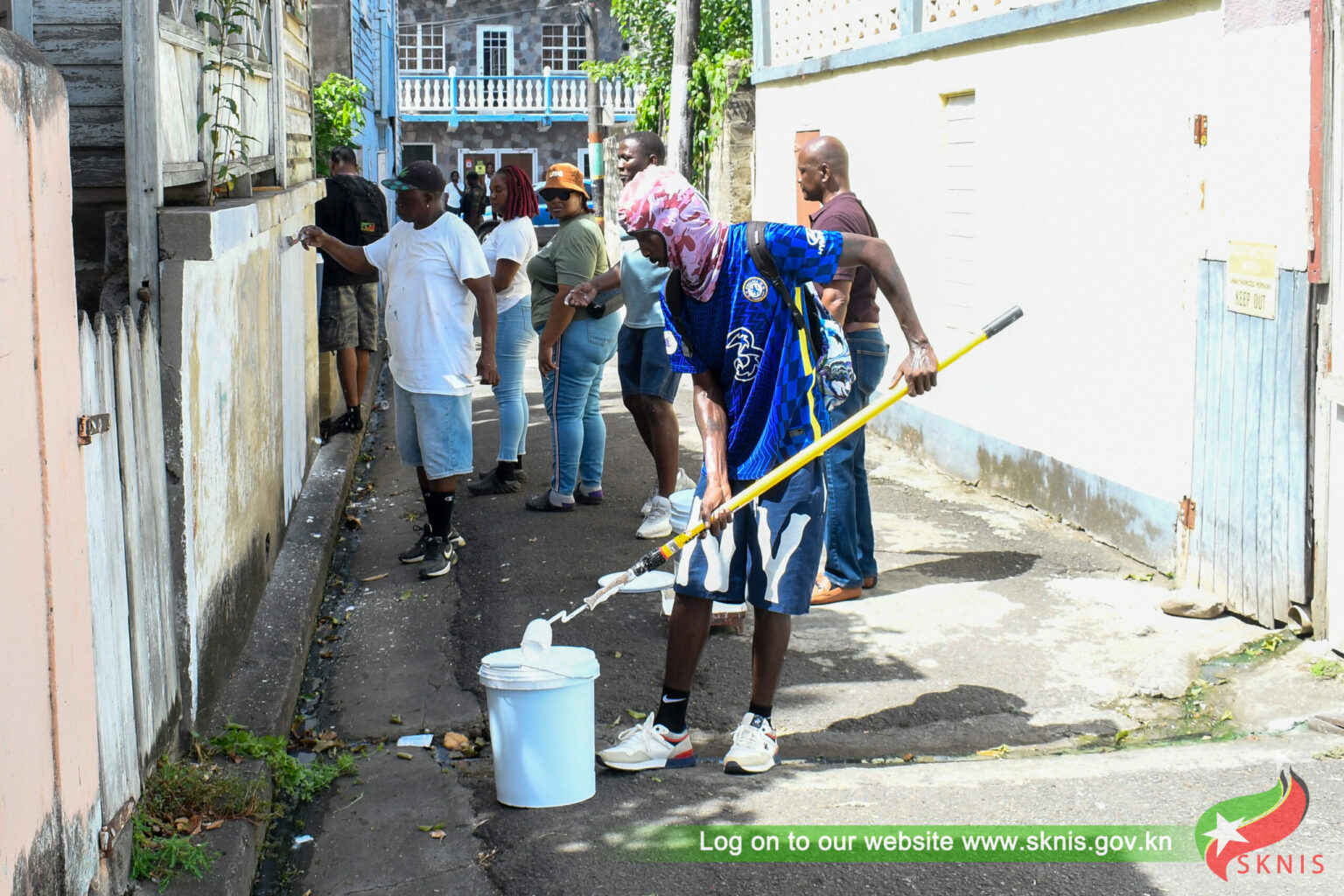 Gang Graffiti Removal Continues – ZIZ Broadcasting Corporation